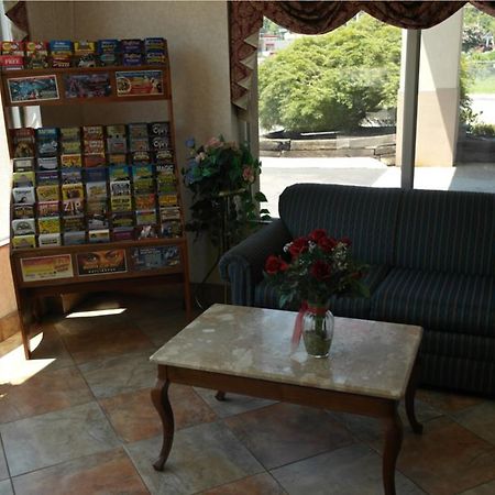 Americas Best Value Inn And Suites Knoxville Buitenkant foto