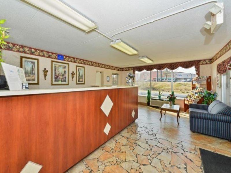 Americas Best Value Inn And Suites Knoxville Buitenkant foto
