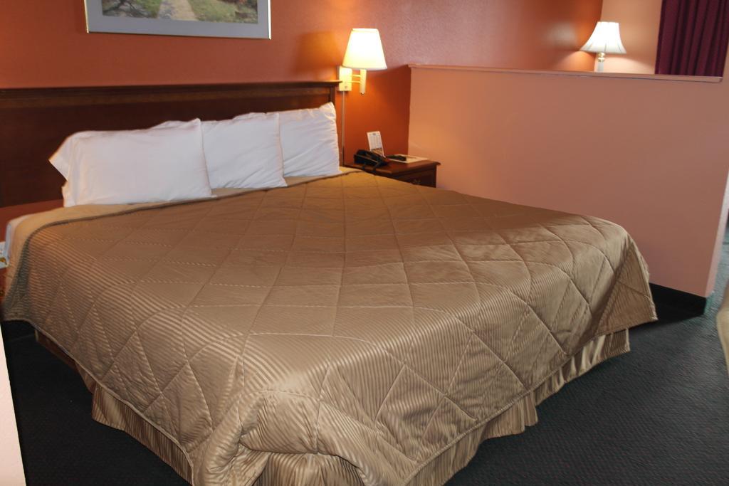 Americas Best Value Inn And Suites Knoxville Buitenkant foto