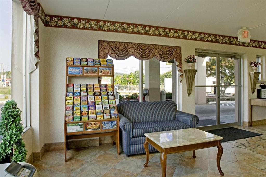 Americas Best Value Inn And Suites Knoxville Buitenkant foto