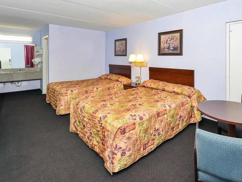Americas Best Value Inn And Suites Knoxville Buitenkant foto