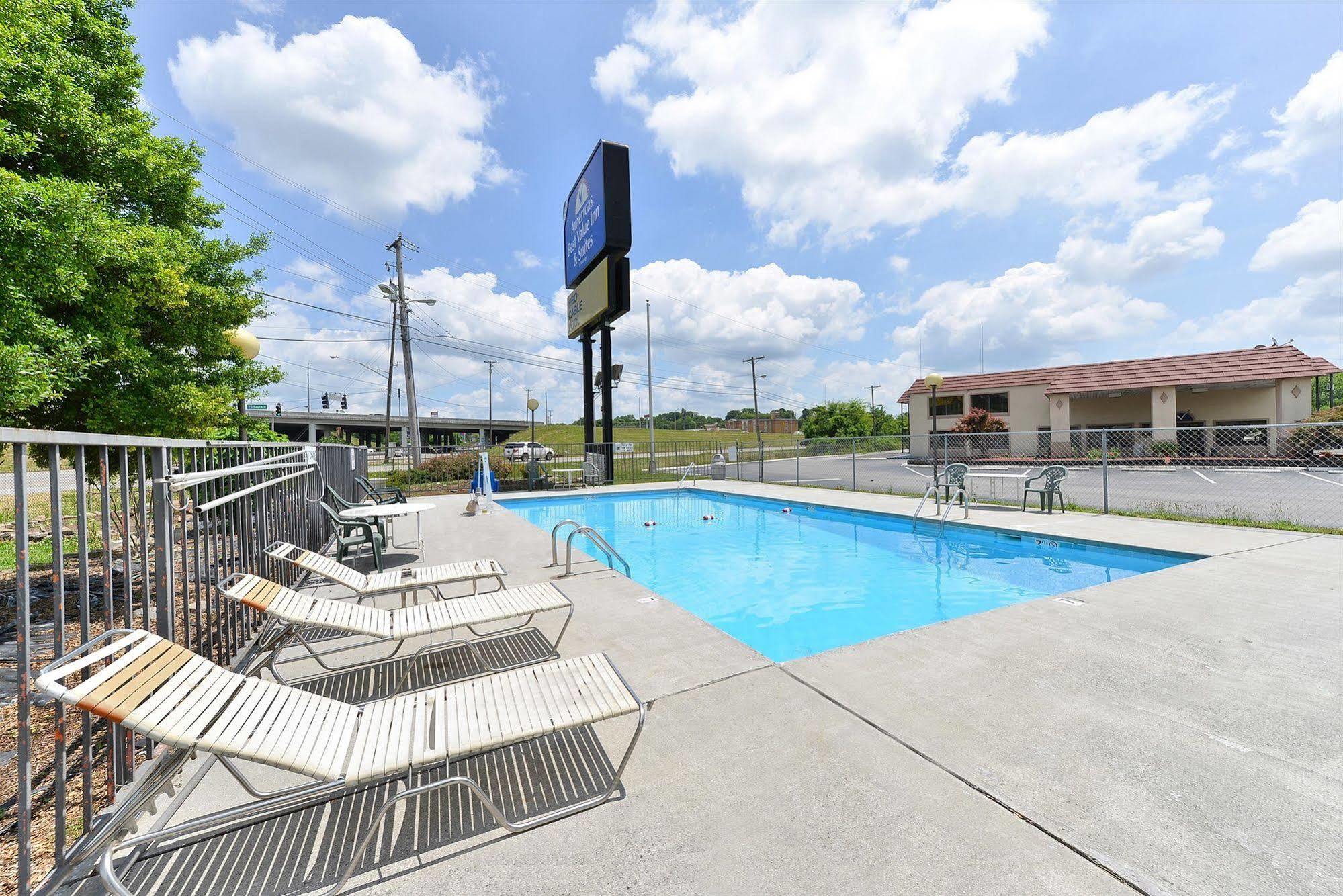 Americas Best Value Inn And Suites Knoxville Buitenkant foto